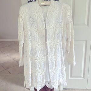Beautiful 100% linen & lace 3/4 Jacket that’s stunning over dress,slacks jeans